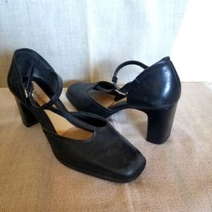 Naturalizer, strappy black, size 7.5